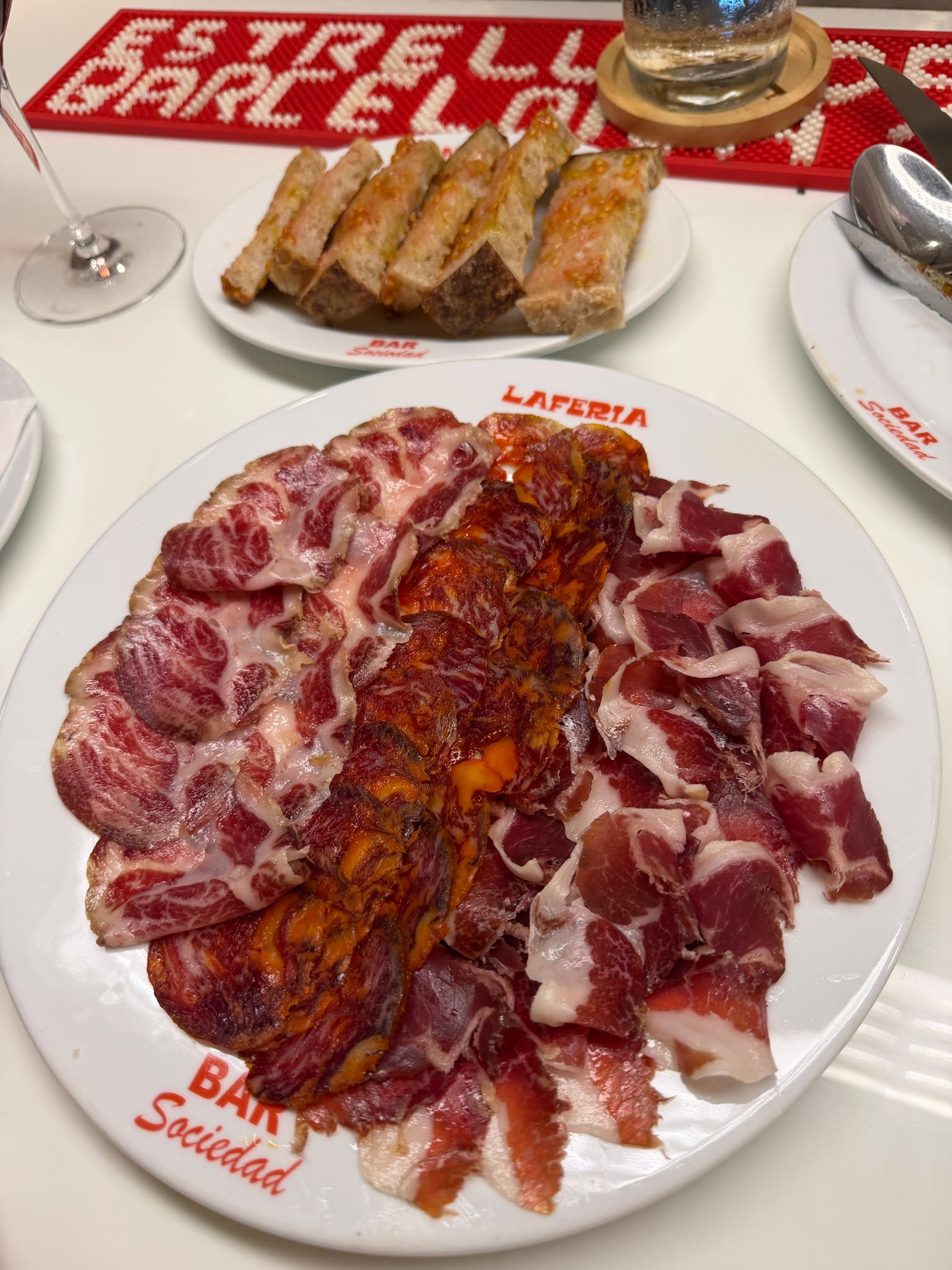 Platter of sliced Ibérico meats at Bar Sociedad Laferia